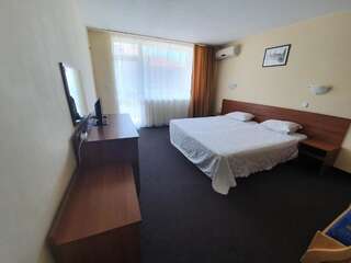 Отель Sandor Hotel Несебр Двухместный номер с 1 кроватью или 2 отдельными кроватями-7