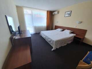 Отель Sandor Hotel Несебр Двухместный номер с 1 кроватью или 2 отдельными кроватями-23
